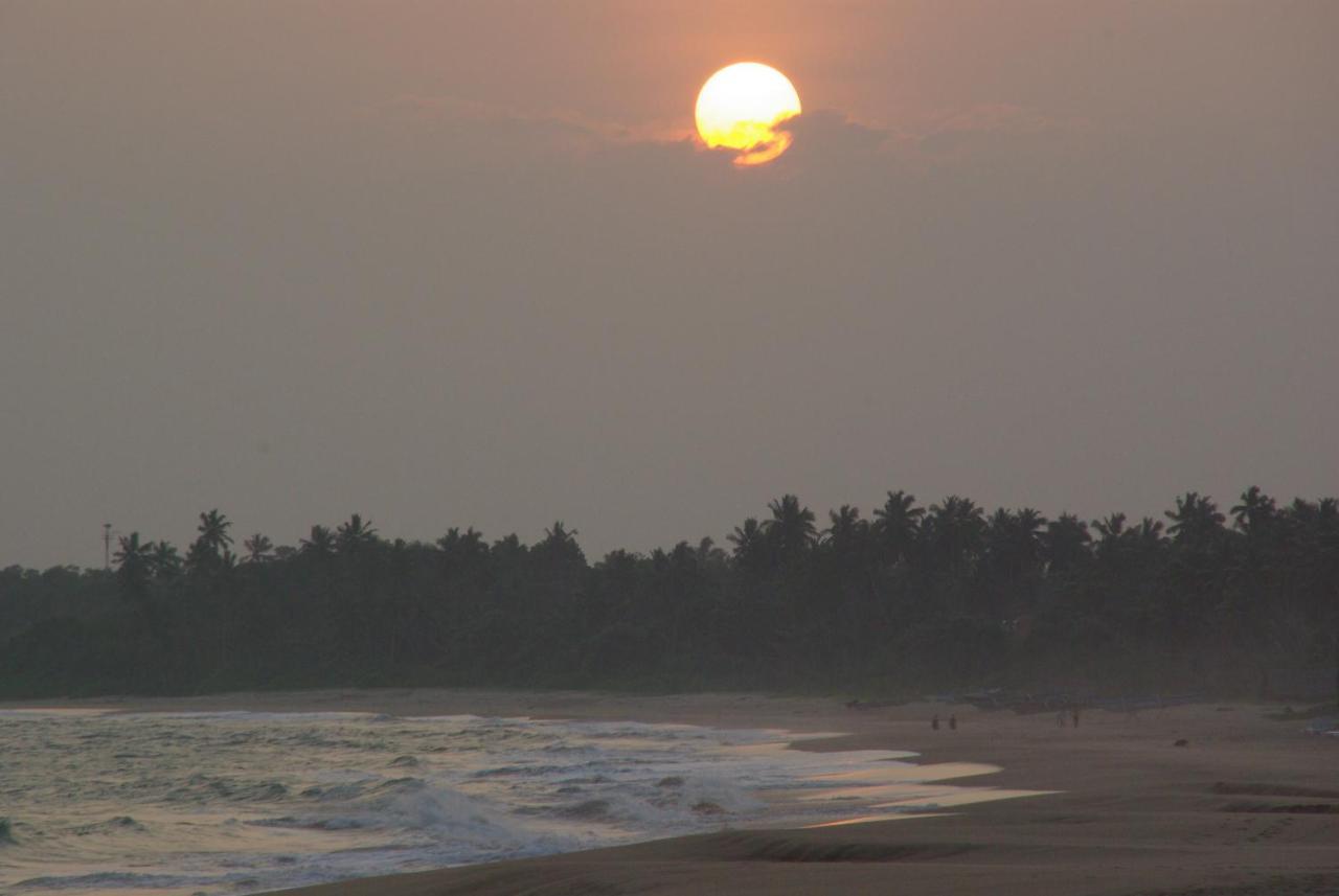 Lanka Beach Boutique Bungalows & Grand Villa Тангалле Екстер'єр фото